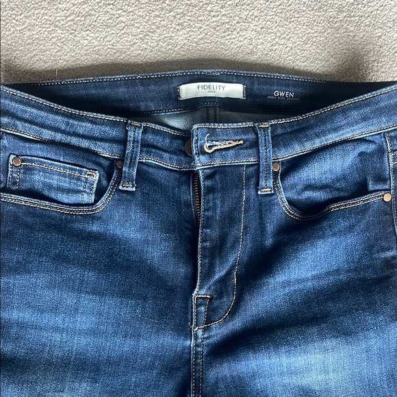 GWEN High Rise Skinny - Picture 2 of 5